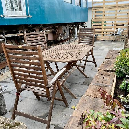 Gleis 2, Waggon Mit Ofen, Optional Mit Whirlpool Und Sauna クローネンブルク エクステリア 写真