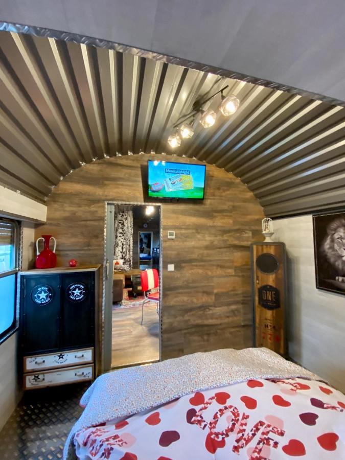 Gleis 2, Waggon Mit Ofen, Optional Mit Whirlpool Und Sauna クローネンブルク エクステリア 写真