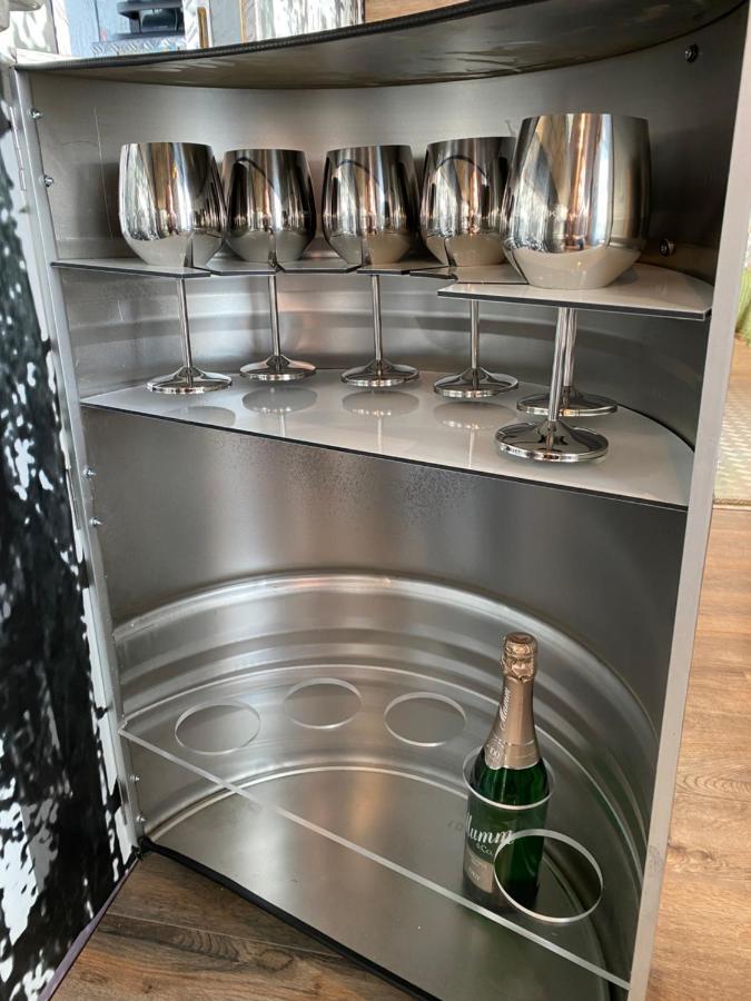 Gleis 2, Waggon Mit Ofen, Optional Mit Whirlpool Und Sauna クローネンブルク エクステリア 写真